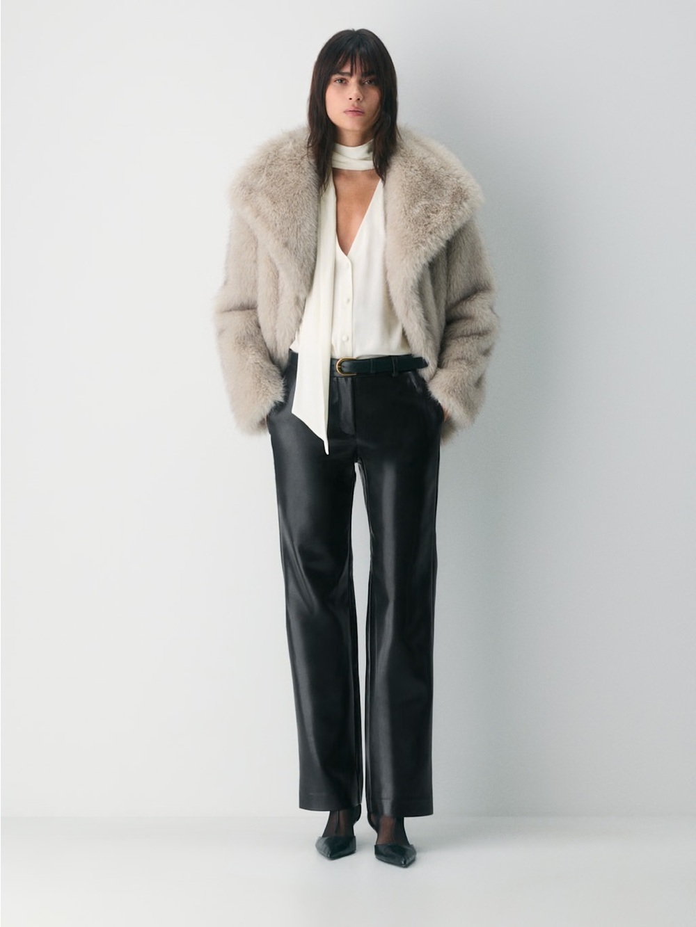 Aritzia Wilfred Black Faux Leather Straight Leg Pants 0041